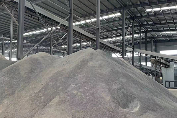 新鋪瀝青混合料面層異?，F(xiàn)象與防治措施